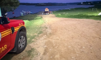 Jovem desaparece após ser leJovem desaparece após ser levado por correnteza no Rvado por correnteza no Rio São Francisco