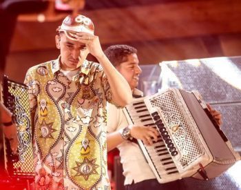 'Não conseguiu cantar de tão bêbado': como excesso de álcool nos palcos e bastidores afeta rotina dos artistas